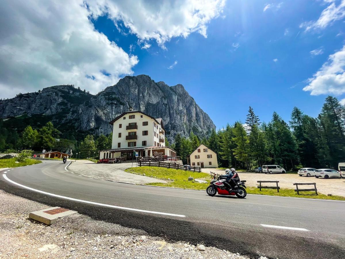 Hotel Al Sasso Di Stria Andraz المظهر الخارجي الصورة